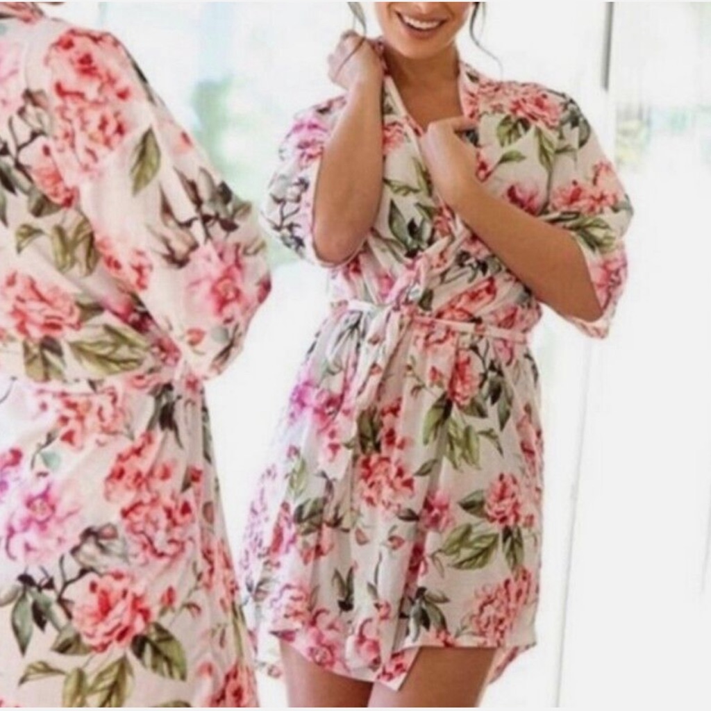 Show Me Your Mumu Robe Brie Garden Of Rose Blooms Floral Short Sleeve One Size